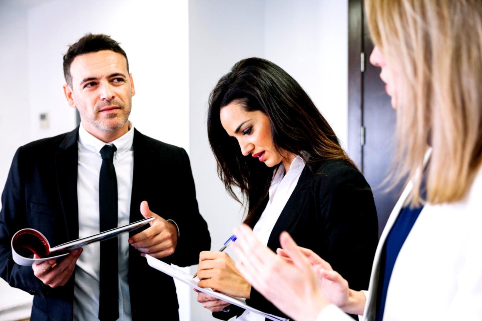 Professionelle Budgetanalyse mit modernen digitalen Werkzeugen